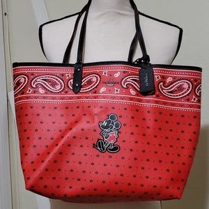 Reversable Tote in Prairie Bandana Print with Mick